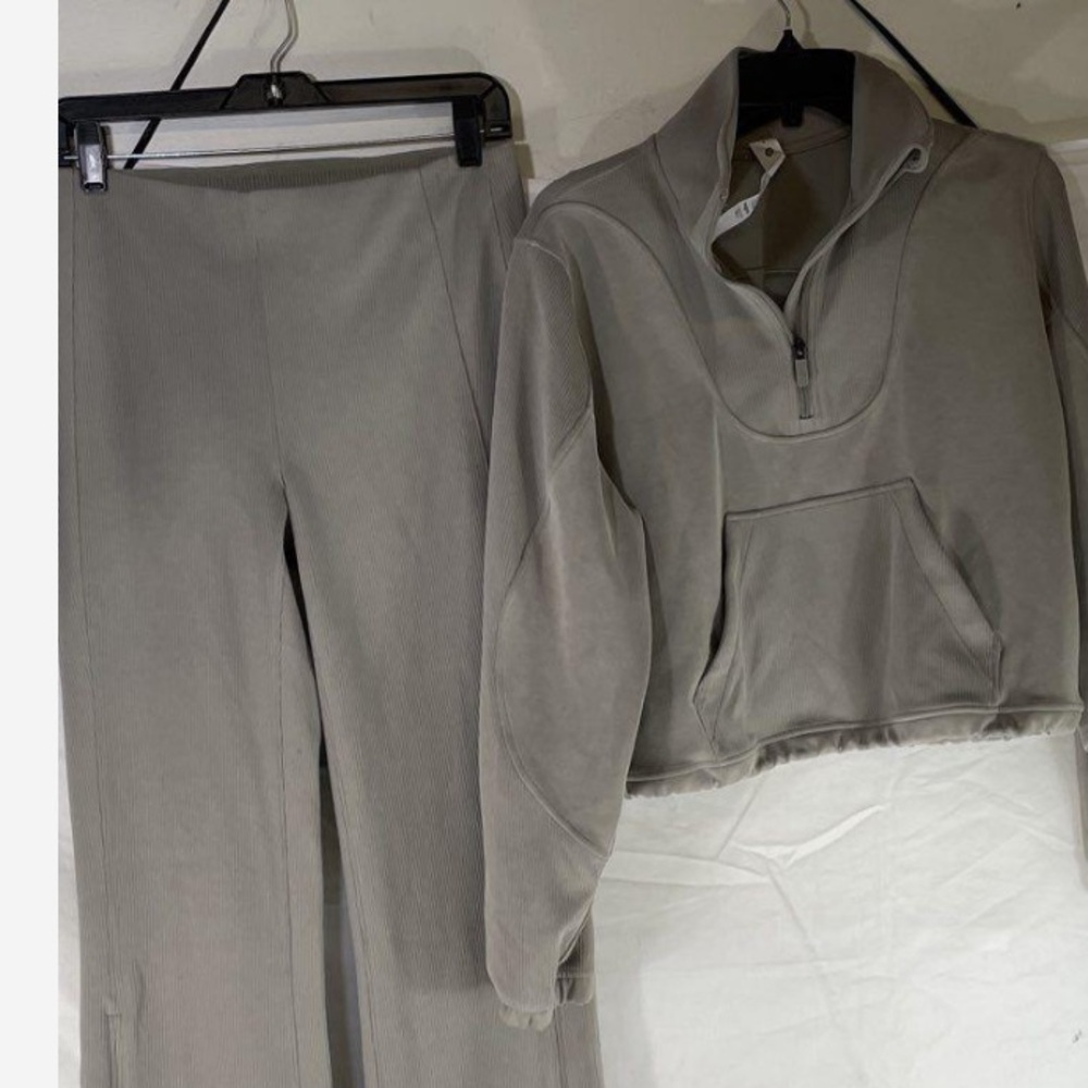 Lululemon Brushed Softstreme Ribbed set, Zip Flared Pant sz 8 & Half Zip sz 6 - Picture 9 of 12